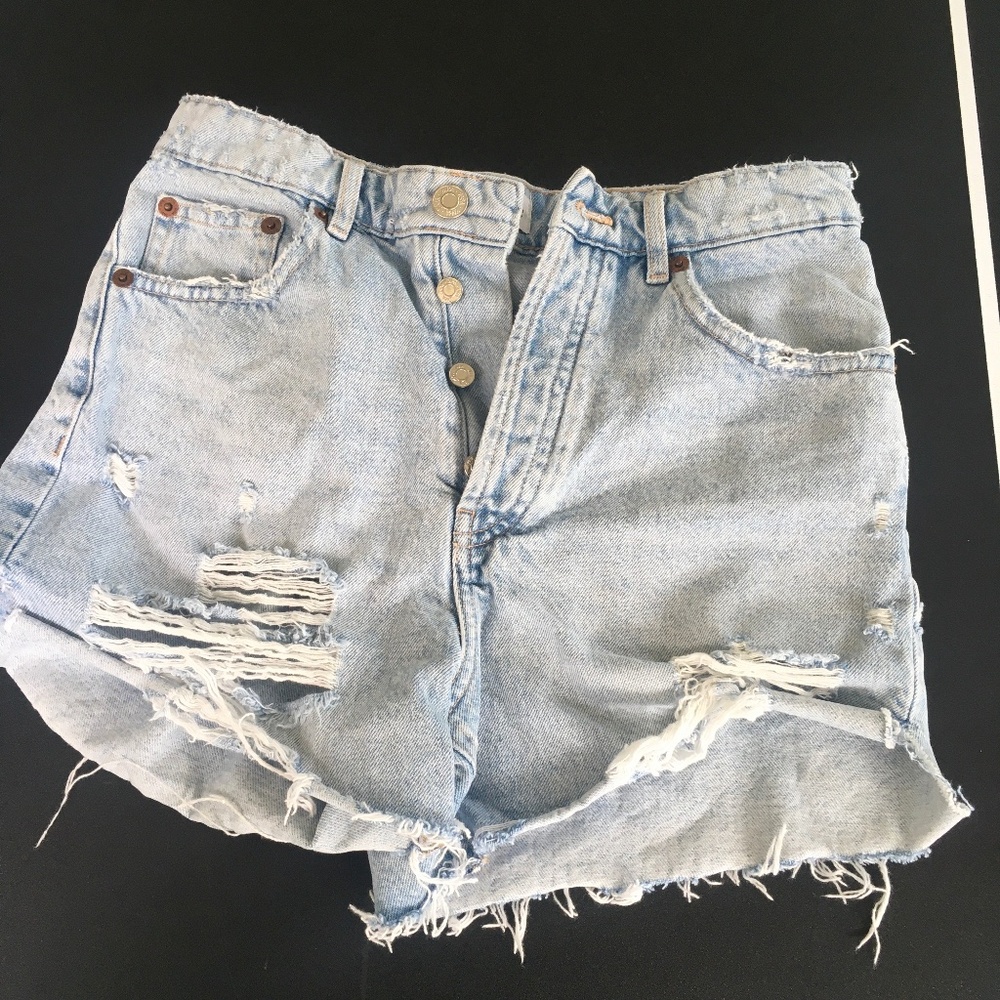Women’s Zara Button Fly Jean Shorts